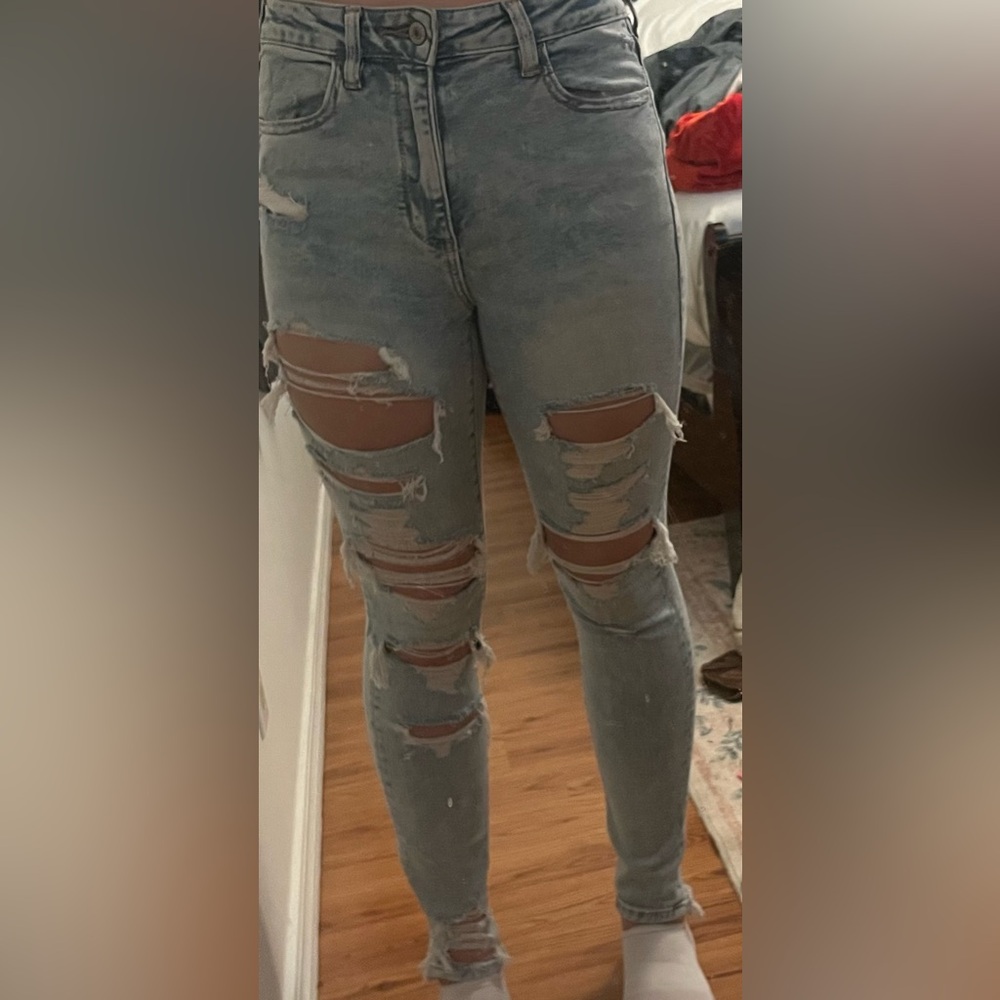 American Eagle Outfitters Light Blue Distressed Skinny Jeans